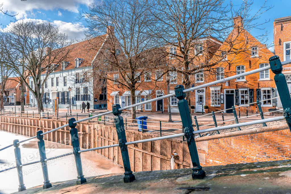 005 Greetsiel Schnee - 12-02-2021 -R Ganske | Onlineshop mit Bildern von Stränden, Häfen und Meer. Leinwände, Poster, Kalender und andere Materialien erhältlich. Kommerzielle Lizenzen möglich.  - Realisiert mit Pictrs.com