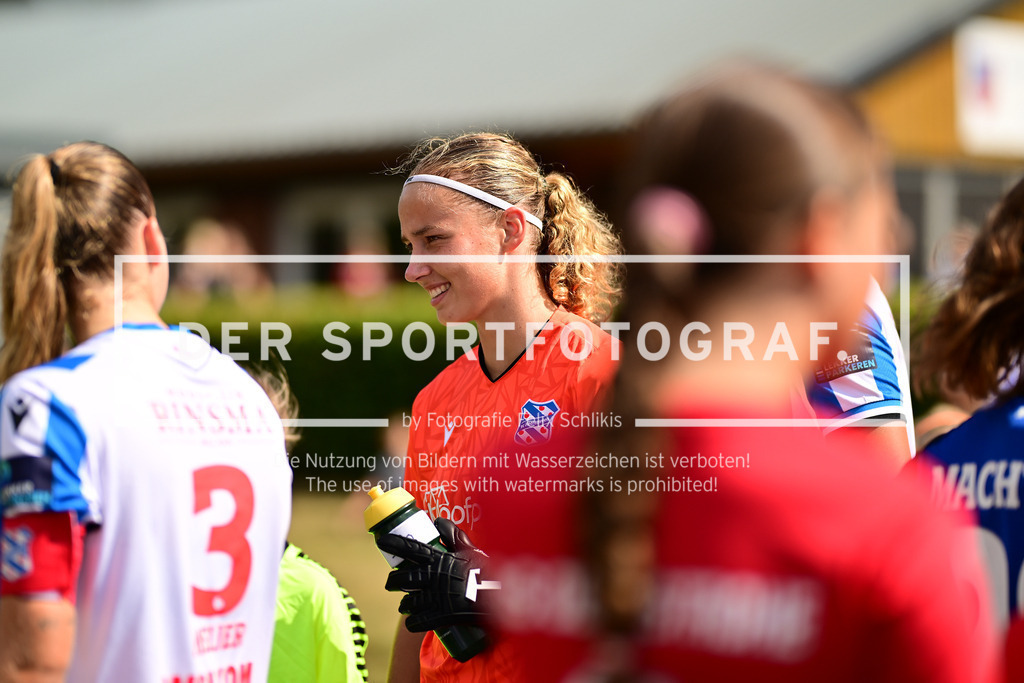 Fußball I Frauen I Saison 2025-2026 I Testspiel I Hamburger SV - SC Heerenveen I 06556 | Der Sportfotograf. - Realisiert mit Pictrs.com