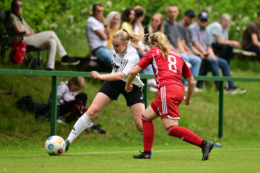 Fußball I Frauen I Saison 2024-2025 I Oberliga I 26. Spieltag I FC Jesteburg-Bendestorf - SV Heidekraut Andervenne | Der Sportfotograf. - Realisiert mit Pictrs.com