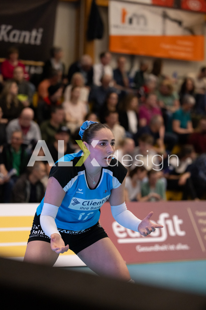 Volleyball I Frauen I Saison 2025-2026 I Volleyball NLA | Women I  Playoffs Finals 2/5 I  VC Kanti Schaffhausen - viteos NUC I  10.04.2026 | 12 Isabella Loffreda (CH) (VC Kanti Schaffhausen) – Libera - Realisiert mit Pictrs.com