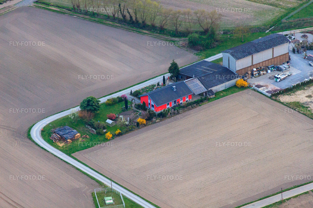 Luftbild: grünpunkt & der kunstrasenprofi in Rheinzabern im Bundesland Rheinland-Pfalz in Deutschland.Foto: IMG_63585.jpg vom 28.03.2014 durch Werner Riehm/FLY-FOTO.deAuflösung des Originals: 4752 x 3168 pxKunstrasenprofi | grünpunkt Garten und Landschaftsbau Rheinzabern