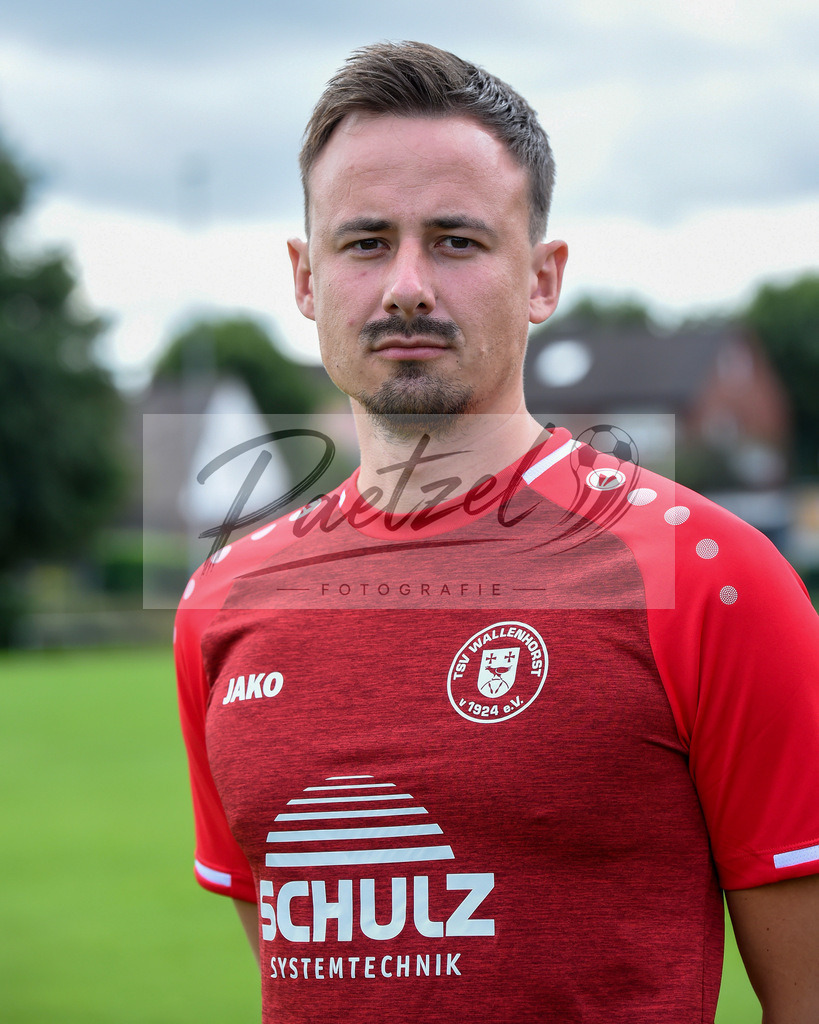 TEAWAL20200823_0019 | Fussball, Herren:   bei der bei der Team Presentation vom TSV Wallenhorst auf der Sportanlage an der Kaisereiche am 23.08.2020 in Wallenhorst, Deutschland. - Realisiert mit Pictrs.com