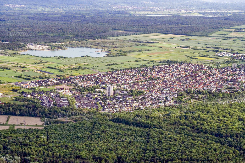 Luftbild: Ortsansicht von Westen im Ortsteil Forchheim in Rheinstetten im Bundesland Baden-Württemberg in Deutschland. Foto: IMG_1920.jpg vom 14.05.2006 durch Werner Riehm/FLY-FOTO.de