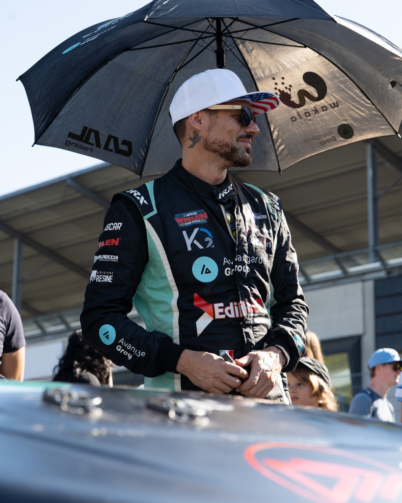EURONASCAR OSCHERSLEBEN | Exklusive Motorsport-Fotografie aus Leipzig von TXO Media – für Rennfahrer, Teams & Sponsoren. Sausemuth liefert starke Bilder, die Emotion zeigen. Jetzt buchen & glänzen! - Realisiert mit Pictrs.com