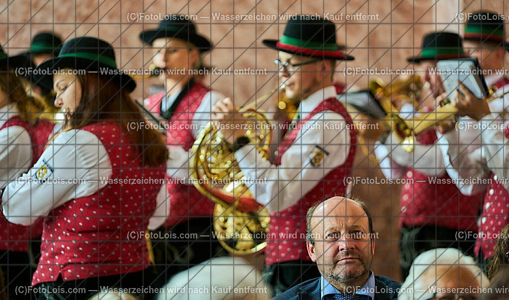 ALP0178_XXXIX_Chopin-Festival_Eroeffnung_Aigner Franz | (C)FotoLois.com, Alois Spandl, XXXIX. internationales CHOPIN-Festival in der Kartause Gaming, Eröffnung des Festivals mit Einmarsch der Goldhaubengruppe Lackenhof mit der Musikkapelle Gaming sowie den Ehrengästen und Eröffnungsansprachen in der Barockbibliothek, Fr 4. August 2023.