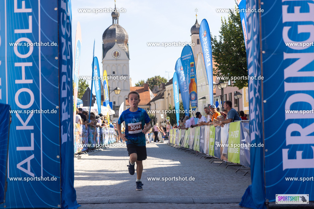 VJ__3245 | Stadtlauf Erding 2025 #stadtlauferding #erdingstadtlauf #stadtlauf_erding #laufmotivation #trisporterding #yourpictrs #sportshot_your_pictrs