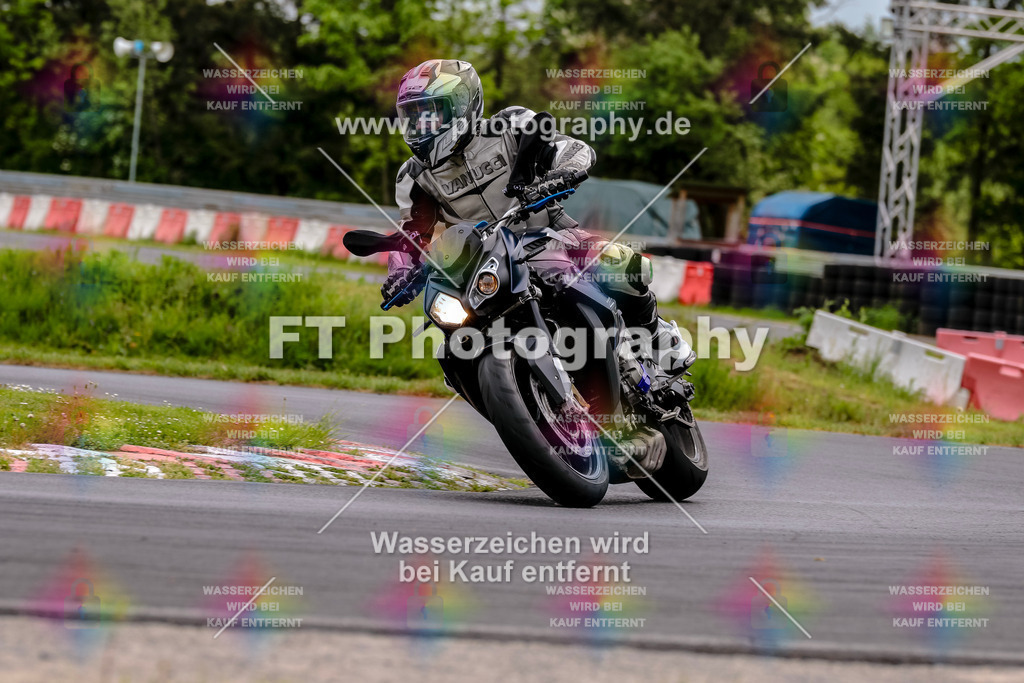 MotoTeamVBK-20624 | Hier findet Ihr Bilder von Touristenfahrten auf der Nürburgring Nordschleife oder von anderen Veranstaltungen die ich besucht habe. Viel Spass beim Durch Schauen 