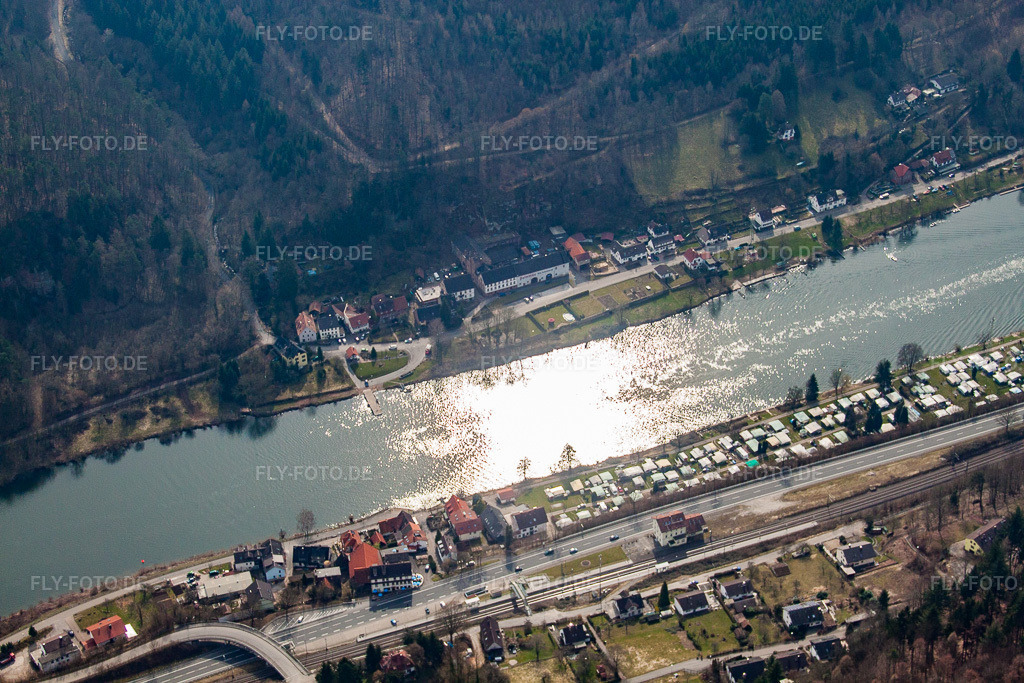 Luftbild: Neckarhäuserhof, Fähre über den Neckar nach Neckarhausen im Ortsteil Neckarhausen in Neckarsteinach im Bundesland Hessen in Deutschland. Foto: IMG_37994.jpg vom 12.03.2011 durch Werner Riehm/FLY-FOTO.de