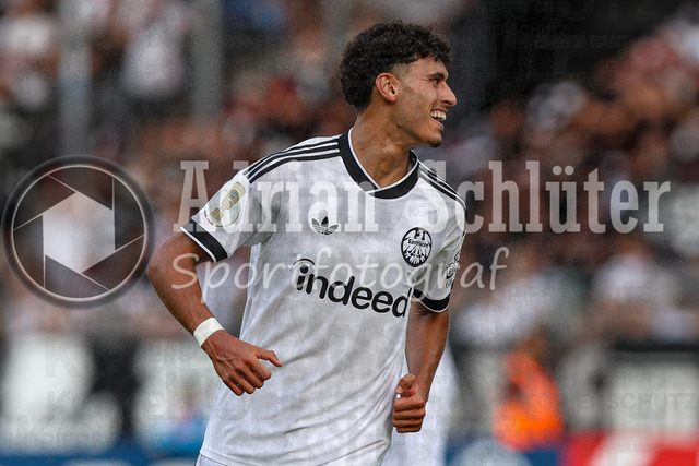21.08.2026, GER, Fussball, Herren, DFB-Pokal, Saison 2026/2027, SC St. Tönis vs Eintracht Frankfurt | Ayoube Amaimouni-Echghouyab (Frankfurt) Torjubel, jubelt nach seinem Treffer zum 0:3