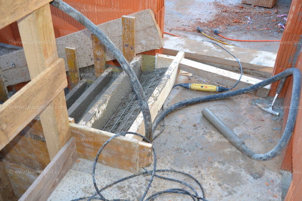 bib-lg04-betonarbeiten-treppen-0720 | Nach LV-Leistungsgruppen sortierte Detailfotos über den Bau eines Hauses. Alle Hausbau-Bilder direkt vom Urheber und Autor der Website Haus-Selber-Bauen.com