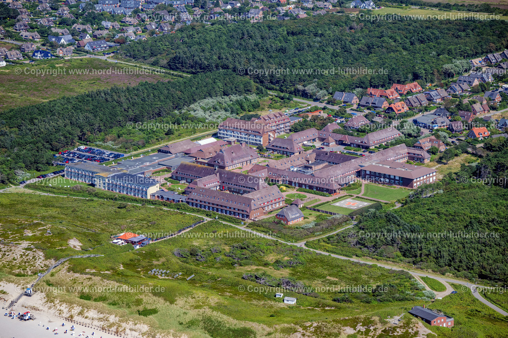 Sylt_Westerland_Asklepios_Nordseeklinik_Westerland_ELS_6303130825 | SYLT 13.08.2025 Klinikgelände des Krankenhauses " Asklepios Nordseeklinik " in Westerland (Sylt) auf der Insel Sylt im Bundesland Schleswig-Holstein, Deutschland. Weiterführende Informationen bei: Asklepios Kliniken Verwaltungsgesellschaft mbH. // Hospital grounds of the Clinic " Asklepios Nordseeklinik " in Westerland (Sylt) at the island Sylt in the state Schleswig-Holstein, Germany. Further information at: Asklepios Kliniken Verwaltungsgesellschaft mbH. Foto: Martin Elsen