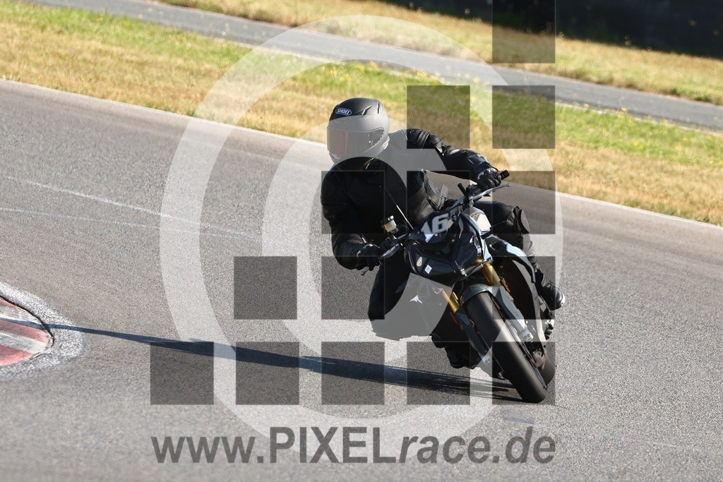 0016-20260713_01891 | Schöne Erinnerungen an spannende Momente - das festzuhalten ist unser Job. PIXELrace.de ist seit 2003 auf den Rennstrecken Europas unterwegs um die Action draußen beim Fahren und die wunderbare Stimmung imm Fahrerlager für euch einzufangen.