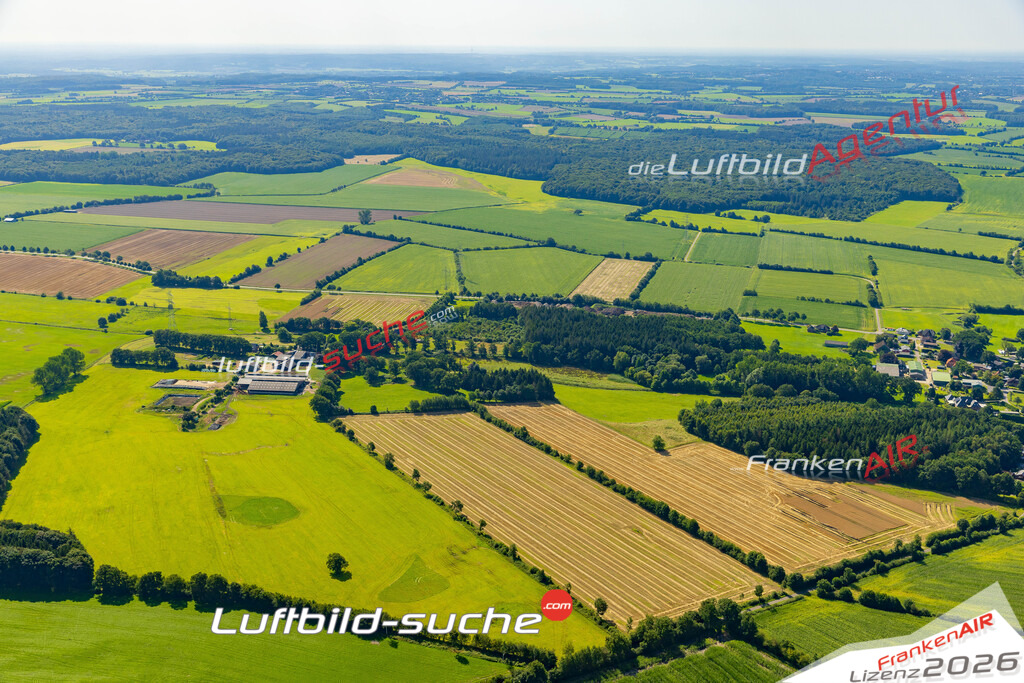 Bild der Stadt Stafstedt - Die Luftaufnahme wurde 2025 vom UL-Flugzeug heraus erstellt ( keine Drohne ) - Hochauflösende Luftaufnahme - für professionelle Ausdrucke geeignet. Die Geschenkidee !Hier alle&nbsp;Infos zur Lizenzierung der LuftaufnahmeWir fliegen auch dieses Jahr wieder in Ihre Region um Luftbilder zu erstellen.- Luftbild anfragen