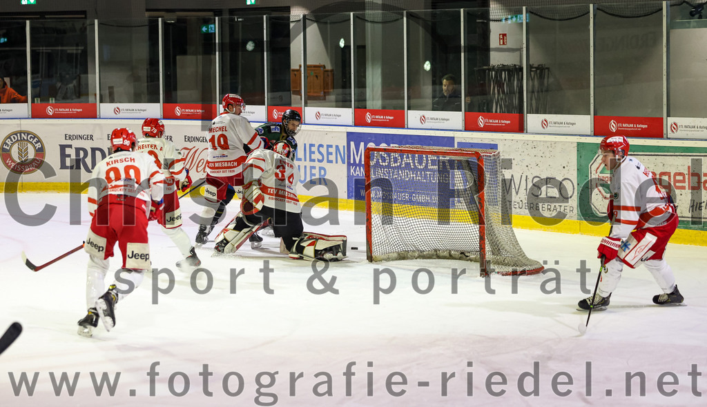 2022-11-13_134_TSV_Erding_gegen_TEV_Miesbach | Erding, Deutschland, 13.11.2022:
Eishockey, Bayernliga 2022 / 2023, 13. Spieltag, TSV Erding gegen TEV Miesbach, Endergebnis: 

Foto: Christian Riedel / fotografie-riedel.net