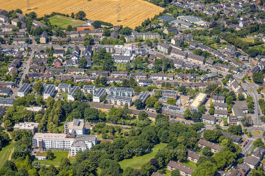 Muelheim230704003 | Luftbild, Baustelle und Neubau Wohnsiedlung Auf dem Bruch, Solarpanel auf dem Dach, Convivio Bautätigkeit, Dümpten - West, Mülheim an der Ruhr, Ruhrgebiet, Nordrhein-Westfalen, Deutschland