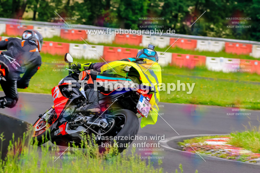 VBK-6737 | Hier findet Ihr Bilder von Touristenfahrten auf der Nürburgring Nordschleife oder von anderen Veranstaltungen die ich besucht habe. Viel Spass beim Durch Schauen 