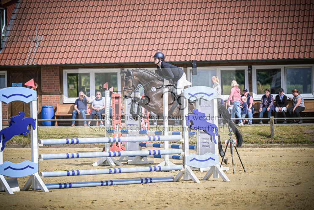 DOS_3439 | Entdecke hochwertige Reitturnierfotos von Foto Oger. Professionell, emotional und authentisch – jetzt Lieblingsmomente im Shop bestellen.Deutschlandweite Turnierfotografie. - Realisiert mit Pictrs.com
