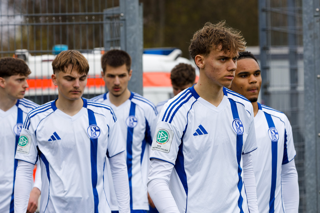20260412-FCHS04_006 | 1.FC Heidenheim 1846 vs. FC Schalke 04, Fußball, U19, A-Junioren, NWL, U19-DFB-Nachwusliga, 2025/2026, 8. Spieltag, 12.04.2026 in Heidenheim, Walter-Birkhold-Jugendstadion (Foto: Michael Bulling) - Realisiert mit Pictrs.com
