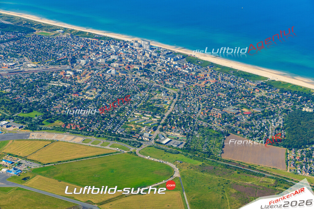 Luftaufnahme Westerland Sylt - Die Luftaufnahme wurde 2025 vom UL-Flugzeug heraus erstellt ( ohne Drohne ) - Hochauflösende Luftaufnahme - für professionelle Ausdrucke geeignet. Die Geschenkidee !Mit Lizenz und Bildrechte bestellbar