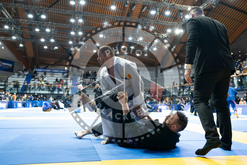 20240125PBB02202 | Fighters compete during the sixth day of the Brazilian Jiu-jitsu European Championship of the IBJJF in Paris, France, on January 25, 2024.