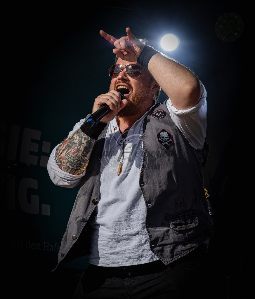 Violand | Frank Herberich Fotografie, Frank Herberich, Fotografie, Hochzeit, Portrait, St. Peter Ording, Ording, Westerhever, Nordsee, Frank Fotografie, Hardheim,  Odenwald,Walldürn, Band,Eventfotografie - Realisiert mit Pictrs.com