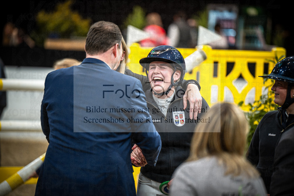 DOS_0095 | Entdecke hochwertige Reitturnierfotos von Foto Oger. Professionell, emotional und authentisch – jetzt Lieblingsmomente im Shop bestellen.Deutschlandweite Turnierfotografie. - Realisiert mit Pictrs.com