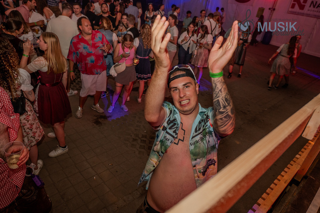 DSC_3671 | "Fussifoto.com – Ihr Ansprechpartner für hochwertige Fotografie! Entdecken Sie kreative Bilder und professionelle Dienstleistungen. Kontaktieren Sie uns für Ihre Projekte!"