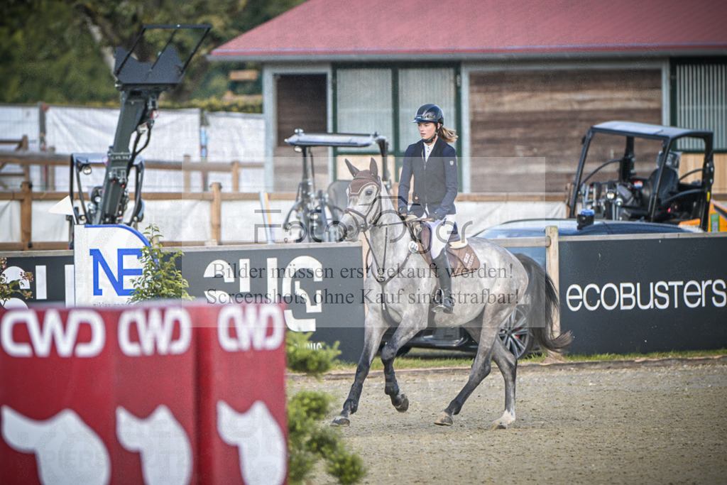 DOS_8145 | Entdecke hochwertige Reitturnierfotos von Foto Oger. Professionell, emotional und authentisch – jetzt Lieblingsmomente im Shop bestellen.Deutschlandweite Turnierfotografie. - Realisiert mit Pictrs.com