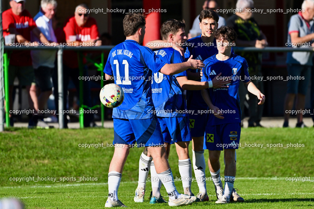 ATUS Nötsch vs. Thal Assling | #10 Julian Jakob Moser Thal Assling, Jubel Thal Assling Mannschaft, #27 Marcel Hubert Hecher ATUS Nötsch, #22 Samuel Stephan Schönegger Thal Assling, Dominik Kofler Thal Assling, ATUS Nötsch vs. Thal Assling, ATUS Nötsch vs. Thal Assling am 31.08.2025 in Nötsch (Dobratsch Arena), Austria, (Photo by Bernd Stefan)