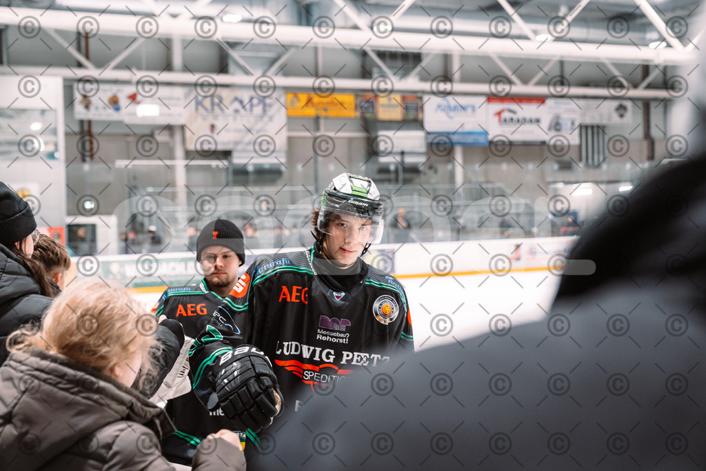 Alligators_vs_Fuessen_21.11.2025-110 | Höchstadt Alligators Fotogalerie: Eishockey-Action aus Franken. Professionelle Spielfotos, Portraits & Stadionbilder zum Download. Jetzt entdecken! - Realisiert mit Pictrs.com