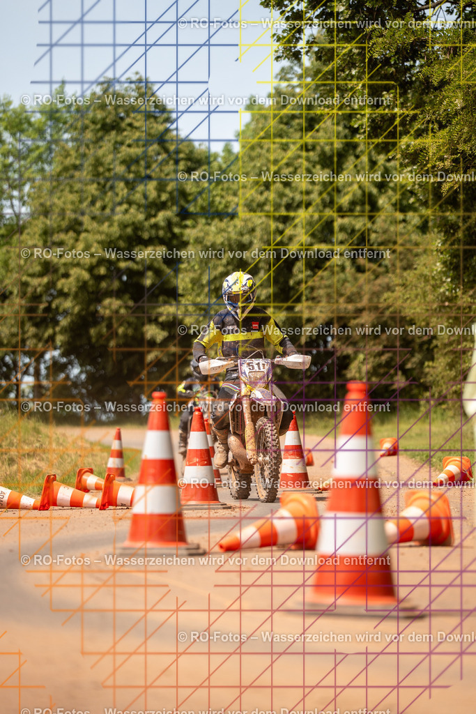 Wolfshausen 5 Lauf -715 | Sportfotografie von RO-Fotos: Motorsport, Motocross, Enduro, Laufveranstaltungen und Triathlon. Professionelle Fotos von Sportlern und Events. - Realisiert mit Pictrs.com