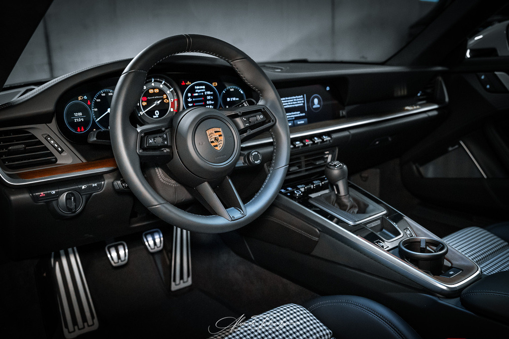 R6PZ3502 _Alexander Tschuncky | Entdecken Sie die faszinierende Welt von Alexander Tschuncky Arts: Kreative Fotografie, atemberaubende Automobilkunst und hochwertiger Bilderdruck. Lassen Sie sich inspirieren! - Realisiert mit Pictrs.com