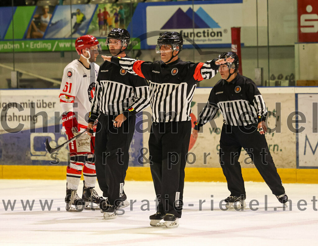 2023-10-20_105_TSV_Erding_gegen_EHC_Klostersee | Erding, Deutschland, 20.10.2023:.Eishockey, Bayernliga Vorrunde 2023 / 2024, 2. Spieltag, TSV Erding gegen EHC Klostersee, Endergebnis: 7:2..Foto: Christian Riedel / fotografie-riedel.net