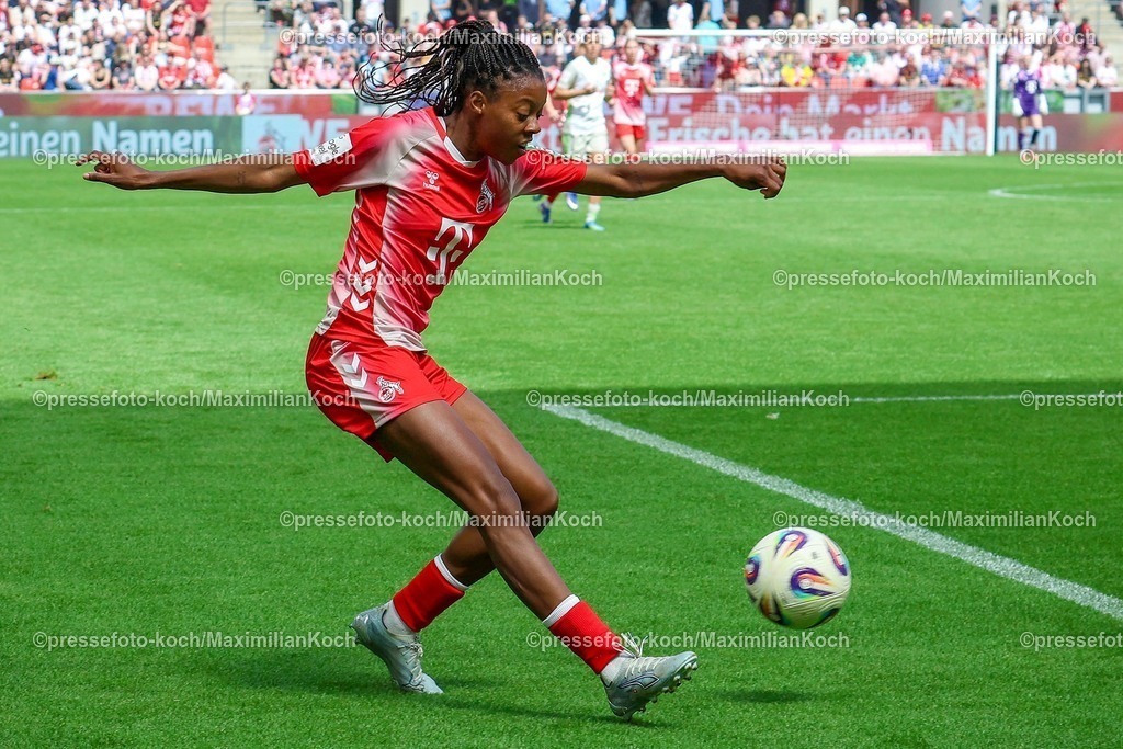 xsscx02052601080 | 02.05.2026, xsscx, Frauen Fussball, 1. FC Köln - Werder Bremen, 1. Fussball Bundesliga, 24. Spieltag, RheinEnergie-Stadion, Saison 2025 2026 Lydia Andrade (1. FC Köln #17) beim Torschuss DFB regulations prohibit any use of photographs as image sequences and or quasi-video. Photo: xSandraxScherningxPressefotoKochx