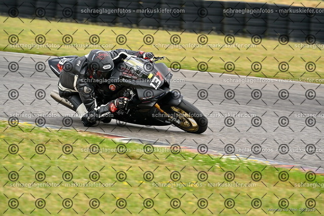 25bt02-0898 | markuskiefer.com - Realisiert mit Pictrs.com