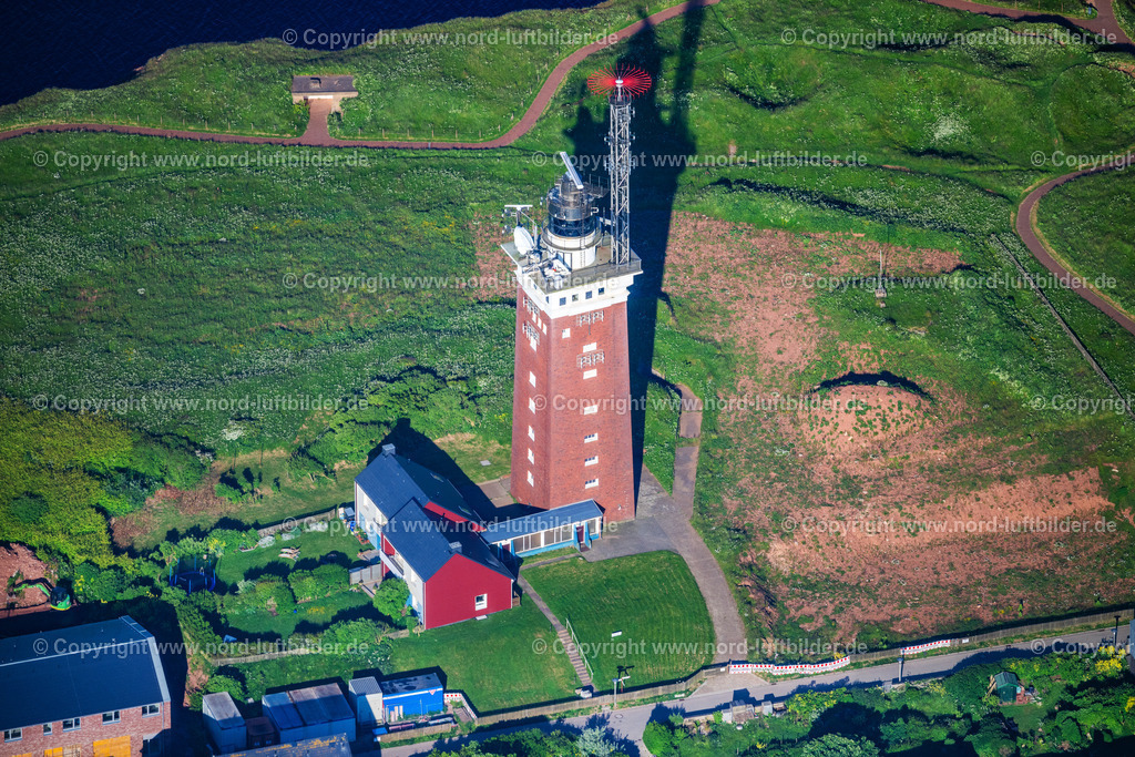 Helgoland_Leuchtturm_ELS_2323100623 | HELGOLAND 10.06.2023 Leuchtturm als historisches Seefahrtszeichen im Küstenbereich " Hauptinsel " in Helgoland im Bundesland Schleswig-Holstein, Deutschland. // Lighthouse as a historic seafaring character in the coastal area " Hauptinsel " in Helgoland in the state Schleswig-Holstein, Germany. Foto: Martin Elsen