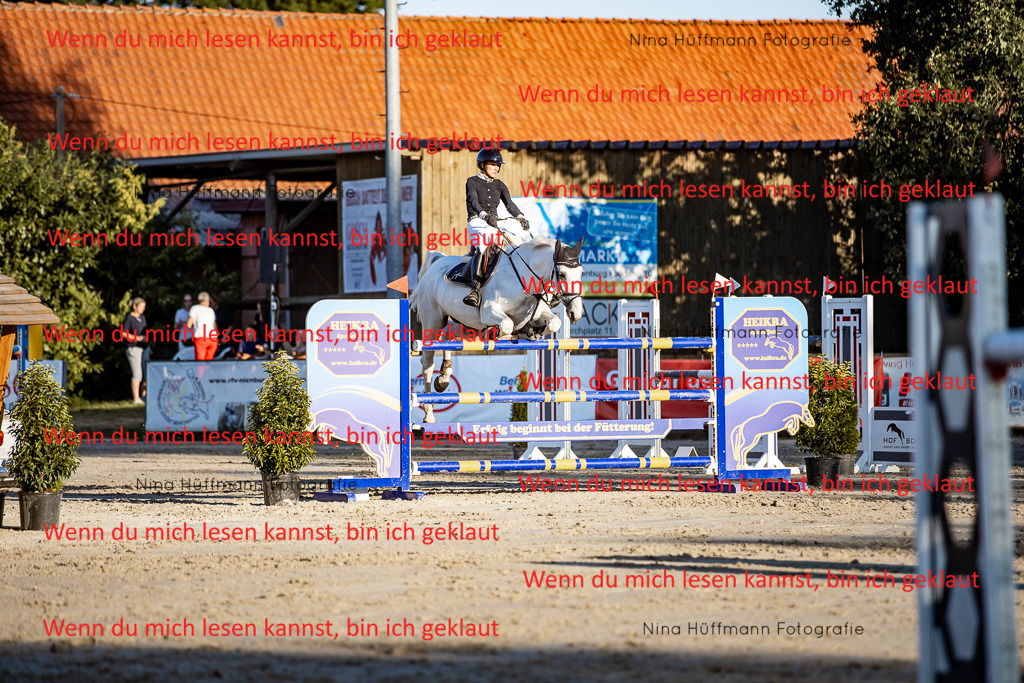 BK1A8527 | Turnierbilder Turnierfotos Nina Hüffmann Turnierfotografie Pferdefotografie Tierzeichnung Haustierzeichnung Pferdezeichnung Hundezeichnung Videograf  - Realisiert mit Pictrs.com