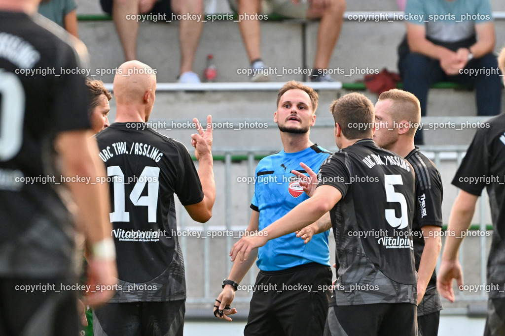 SC Landskron vs. Thal Assling  | #14 David Walder Thal Assling, Daniel Wittmann Referee, #5 Tobias Markus Trojer Thal Assling, SC Landskron vs. Thal Assling , SC Landskron vs. Thal Assling  am 09.08.2024 in Villach (Sportanlage Landskron), Austria, (Photo by Bernd Stefan)
