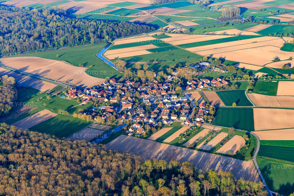 Luftbild: Ortsansicht von Osten im Ortsteil Kittersburg in Kehl im Bundesland Baden-Württemberg in Deutschland. Foto: IMG_126564.jpg vom 25.04.2021 durch Werner Riehm/FLY-FOTO.de
