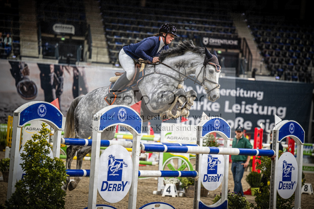 DOS_2060 | Entdecke hochwertige Reitturnierfotos von Foto Oger. Professionell, emotional und authentisch – jetzt Lieblingsmomente im Shop bestellen.Deutschlandweite Turnierfotografie. - Realisiert mit Pictrs.com