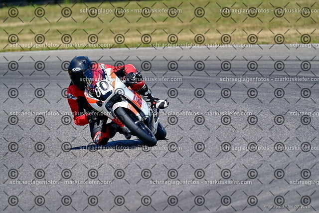 25bc03-1370 | markuskiefer.com - Realisiert mit Pictrs.com