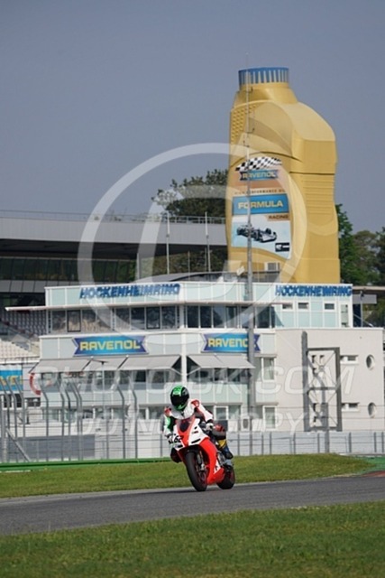 2022_05_10_PBK_31477 | Sportfotografie; SlowMotion; Video; Rennstrecke; Hafeneger; Speer; Racing; RSE; BMW; CBO; Trackday; Motorsportarena; Hockenheimring; Brno; Most; Barcelona; Valencia