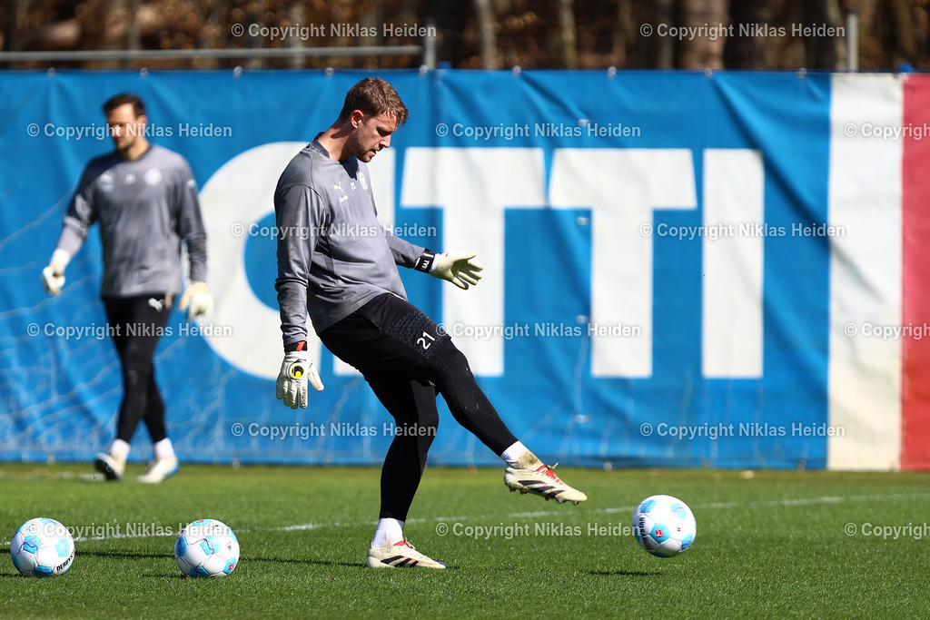 NH_HolsteinKiel_Training_08042025 | #21 Thomas Dähne (Holstein Kiel)Fußball I Herren I Training I Saison 2024-2025 I Holstein Kiel I 08.04.2025 I Citti-Fußballpark