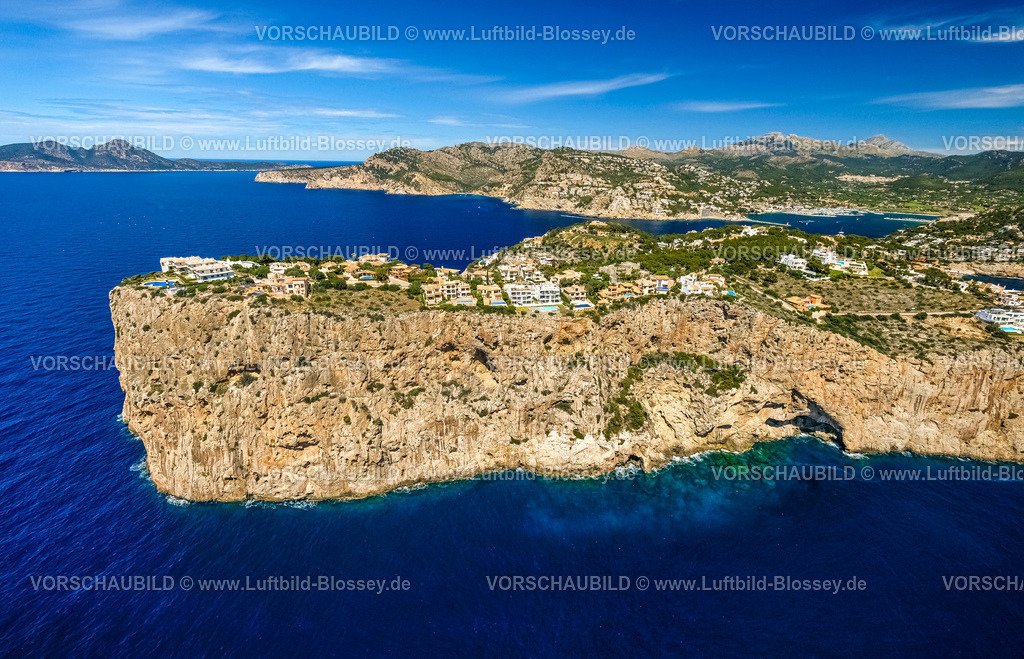 Mallorca230400098PortdAndratxMiradorDeLaMola | Luftbild, Ferienhäuser an der Felsenküste, Halbinsel mit Aussichtspunkt Mirador de Sa Mola, Andratx, Balearen, Mallorca, Balearische Inseln, Spanien