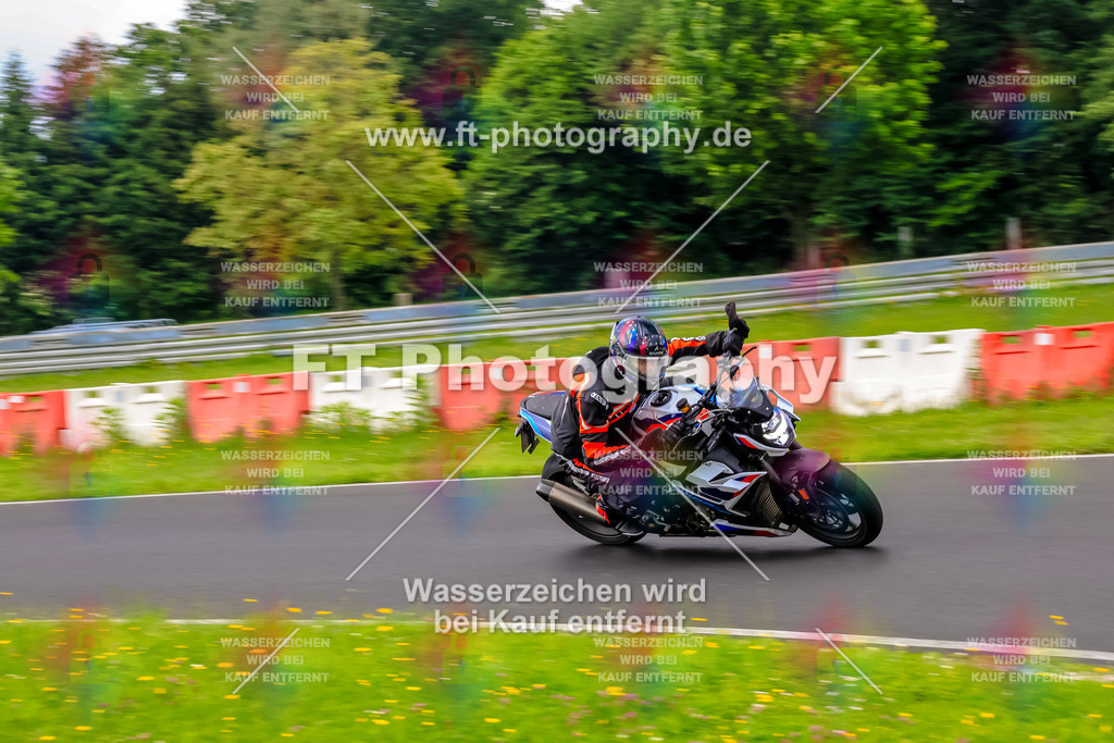 VBK-7066 | Hier findet Ihr Bilder von Touristenfahrten auf der Nürburgring Nordschleife oder von anderen Veranstaltungen die ich besucht habe. Viel Spass beim Durch Schauen 