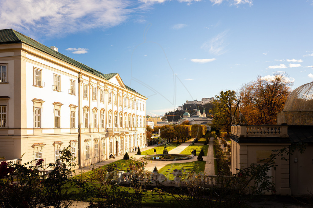 Mirabellgarten Salzburg  Mostdirn Irmgard Wieser-6994 | Ihre Fotografin im Lungau, ihre Fotografin im Mostviertel, Wandbilder Onlineshop, Imagefotos für Ihr Unternehmen,  - Realisiert mit Pictrs.com
