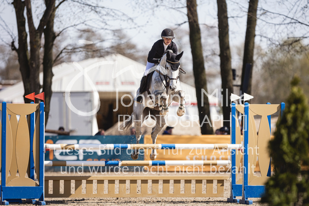 250408_Mühlen_SprPf-L-415 | Deine schönsten Turniermomente als professionelle Fotos! Entdecke hochwertige Pferdesport-Fotografie im Online-Shop. Jetzt Fotos finden & bestellen!