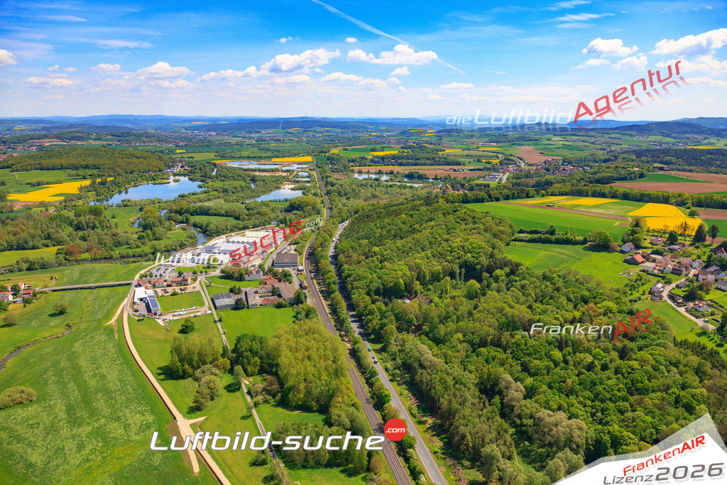 Die Luftaufnahme der Stadt Michelau wurde 2017 vom Flugzeug heraus erstellt ( keine Drohne )- hohe Auflösung für beste Qualität