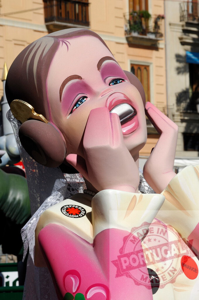 Princess Leia caricature falla sculpture celebrating Las Fallas in Valencia | Close up of a large Princess Leia caricature falla sculpture with a surprised expression - Realized with Pictrs.com