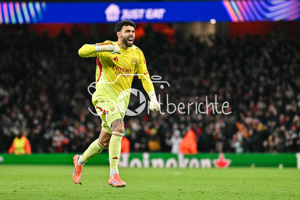 Arsenal FC - FC Bayern München | LONDON, ENGLAND - 26. NOVEMBER: Jubel von David RAYA (Arsenal FC 1) nach dem Treffer zum 2-1 durch Noni MADUEKE (Arsenal FC 20) / Tor / Torschuetze / Freude / Happy beim Ligaspiel zwischen Arsenal London und dem FC Bayern München am 5. Spieltag der UEFA Champions League im Emirates Stadium am 26.11.2025
